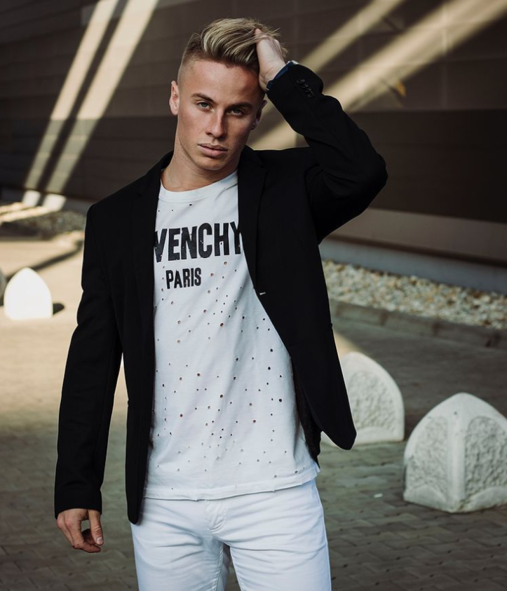 Michal by sa nestratil ani v modelingových vodách.