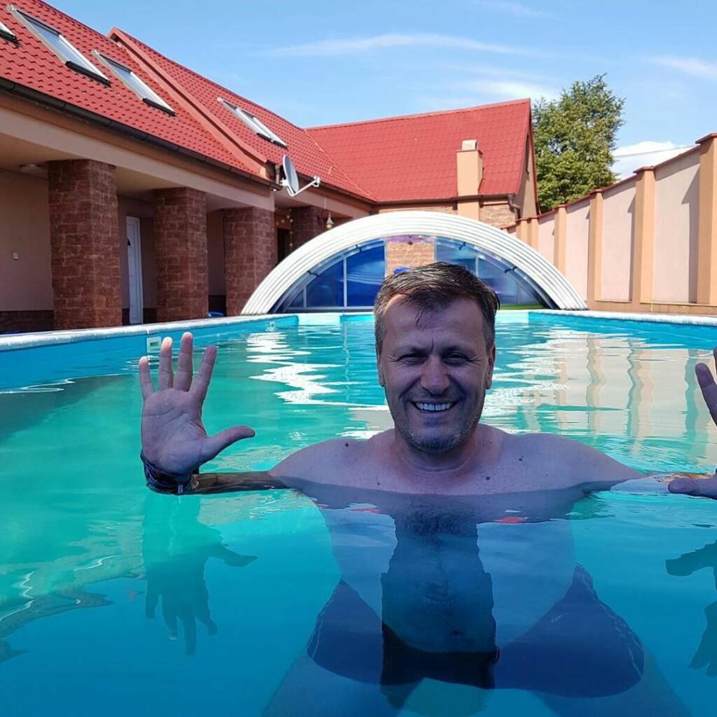 Julo Viršík bol na svojej chalupe na Záhorí šťastný.