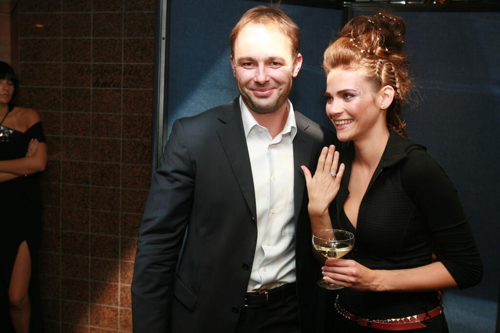 Daniel Volopich snubenec Andrei veresovej
Andrea Veresova, Miss, modelka
Backstage, po modnej prehliadke Josefa Klira, prezleikanie modeliek v zakulisi, Volopich poziadal Andreu Veresovu o ruku
Martin Domok
16.10.2006
pôvodný súbor:DSL_6539.JPG
