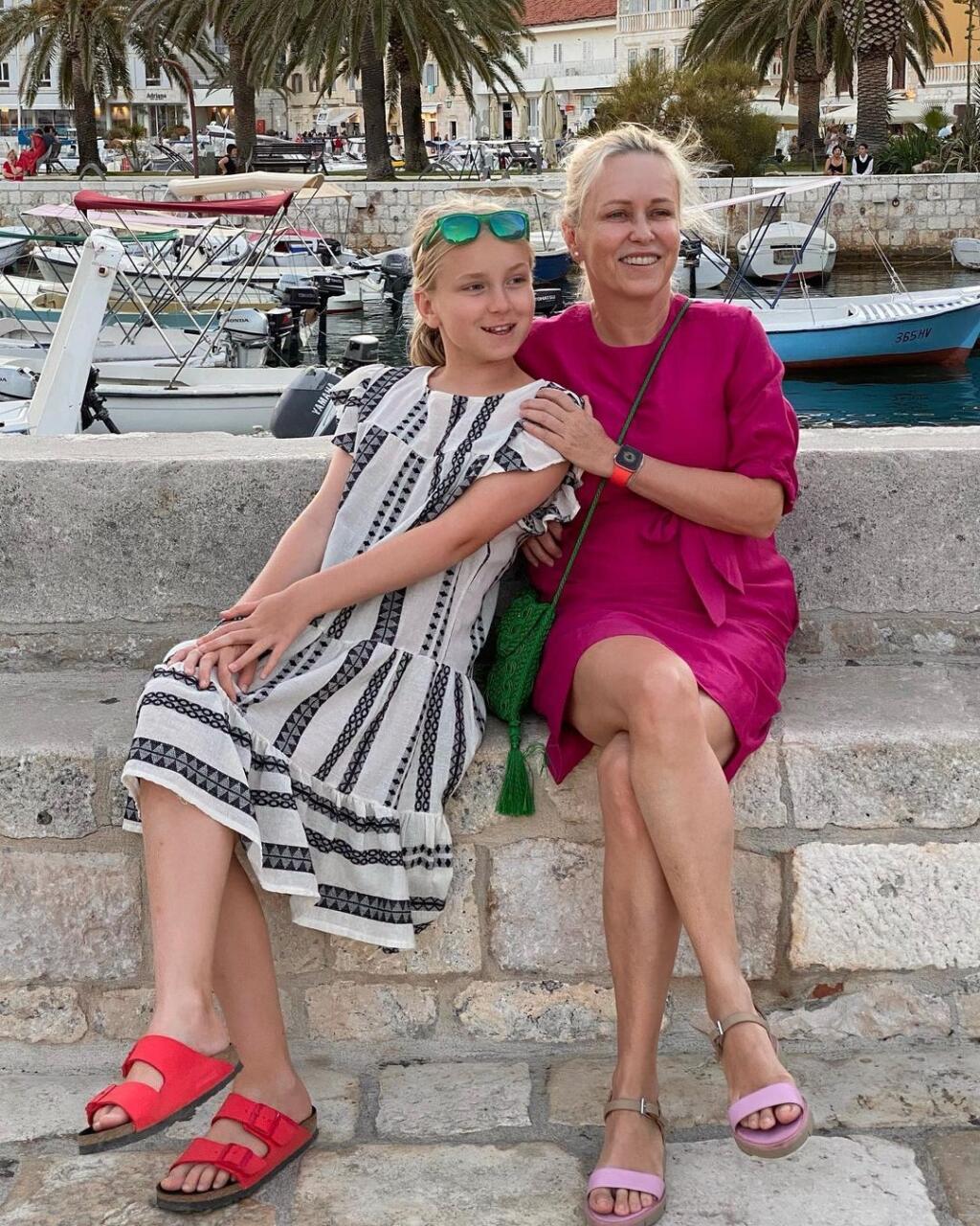 Miška Čobejová pridala milú fotku s dcérkou a tie šaty im tak pristanú.