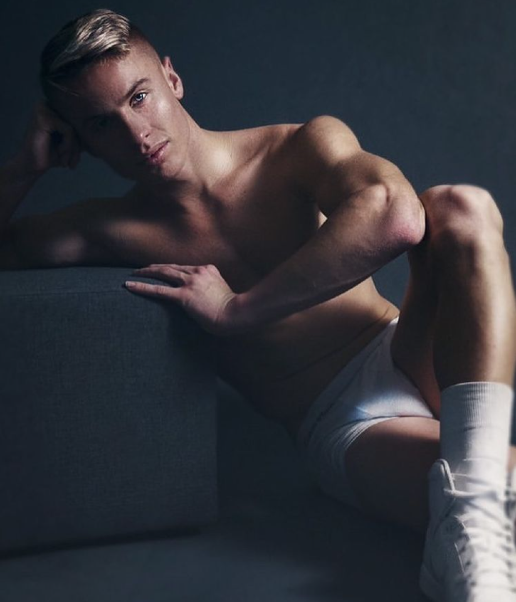 Michal by sa kľudne mohol živiť ako model.