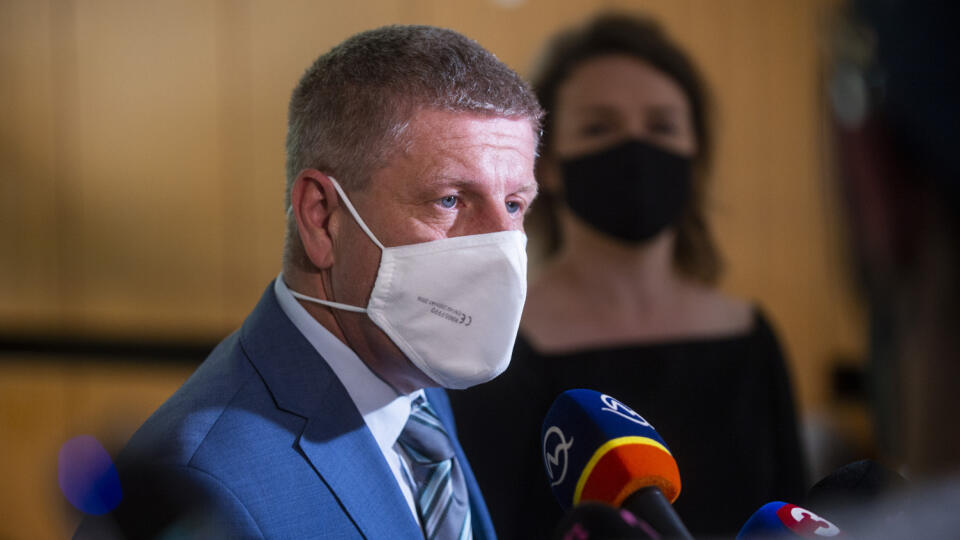 Na snímke minister zdravotníctva SR Vladimír Lengvarský (nominant OĽaNO) odpovedá na otázky novinárov pred 22. rokovaním vlády SR v Bratislave v stredu 14. júla 2021. FOTO TASR - Jakub Kotian