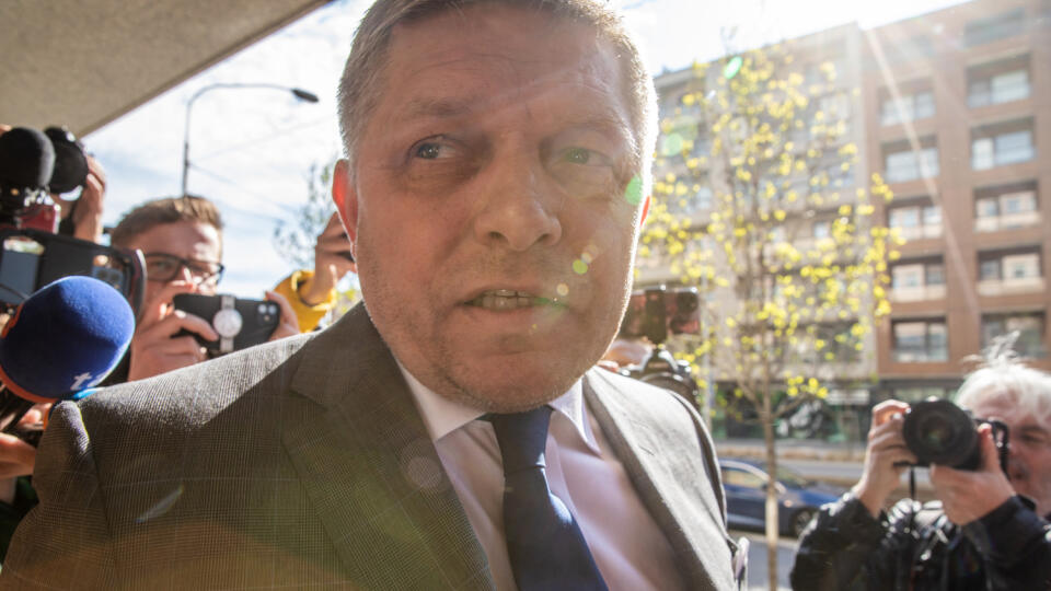 Na snímke je Robert Fico ktorý prišiel vypovedať na policajné prezídium v prípade Súmrak.