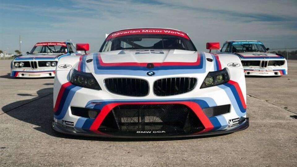 BMW Z4 GTLM vo farbách historického predka 3.0 CSL