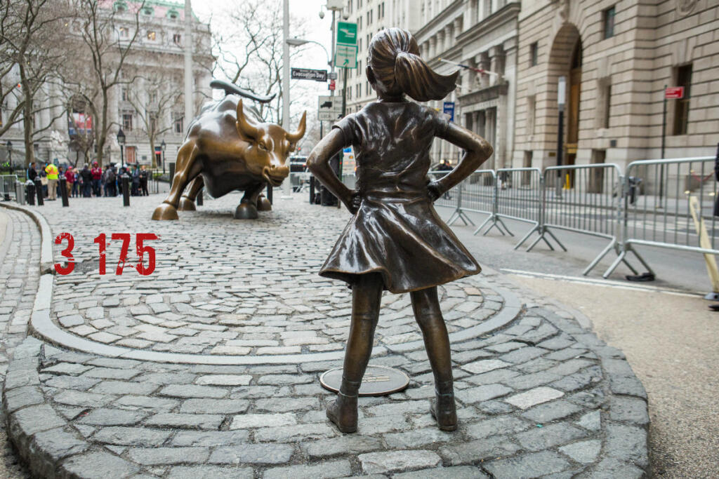 Autor býka v New Yorku chce preč odvážne dievča. Vraj to nie je umenie