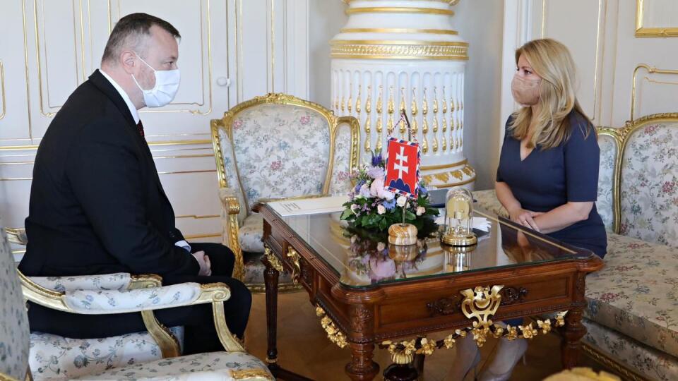 Prezidentka SR Zuzana Čaputová rokovala s ministrom práce Milanom Krajniakom o téme dotácií na obedy pre deti. 9. jún 2021