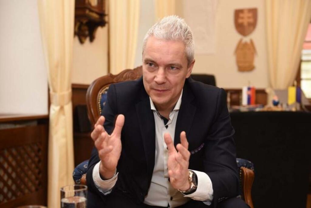Ako sa žije pred bránami do Tatier a prečo musí mať cukráreň deväť umývadiel