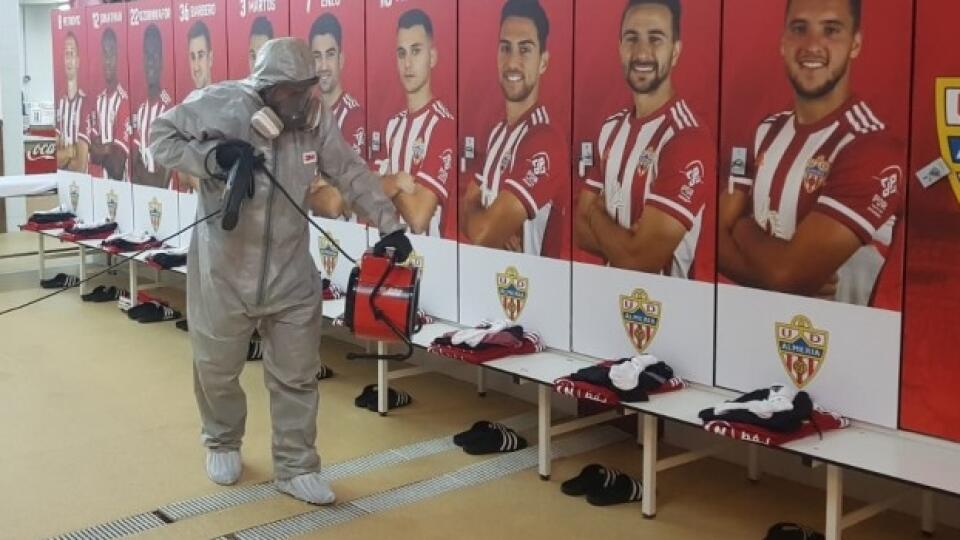 Španielsky futbalový klub UD Almeria venuje na boj s koronavírusom 1,2 milióna eur.