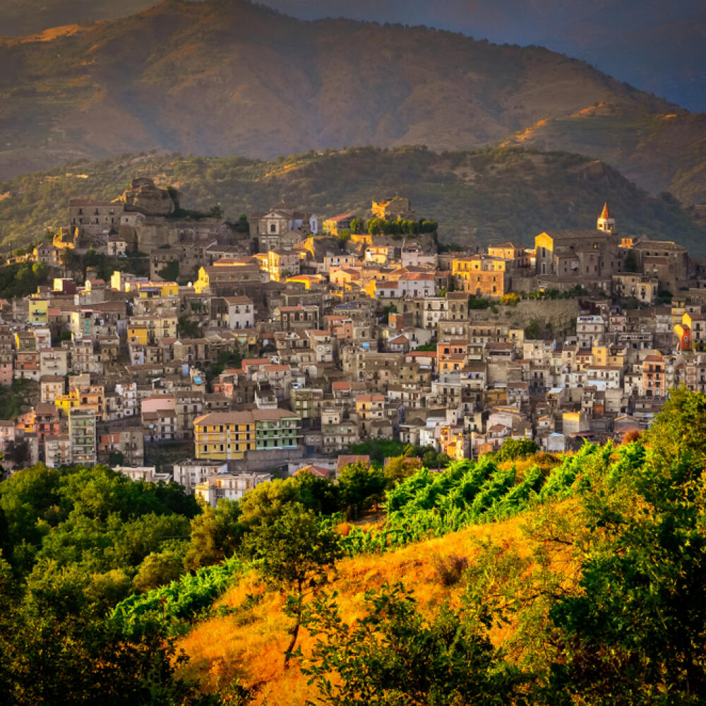 Scenic,Sunset,View,Of,Castiglione,Di,Sicilia,Village,,Sicily,,Italy