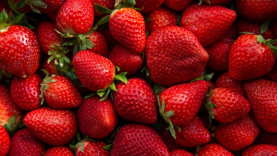 Red,Ripe,Strawberries,Background.,Close,Up,,Top,View.