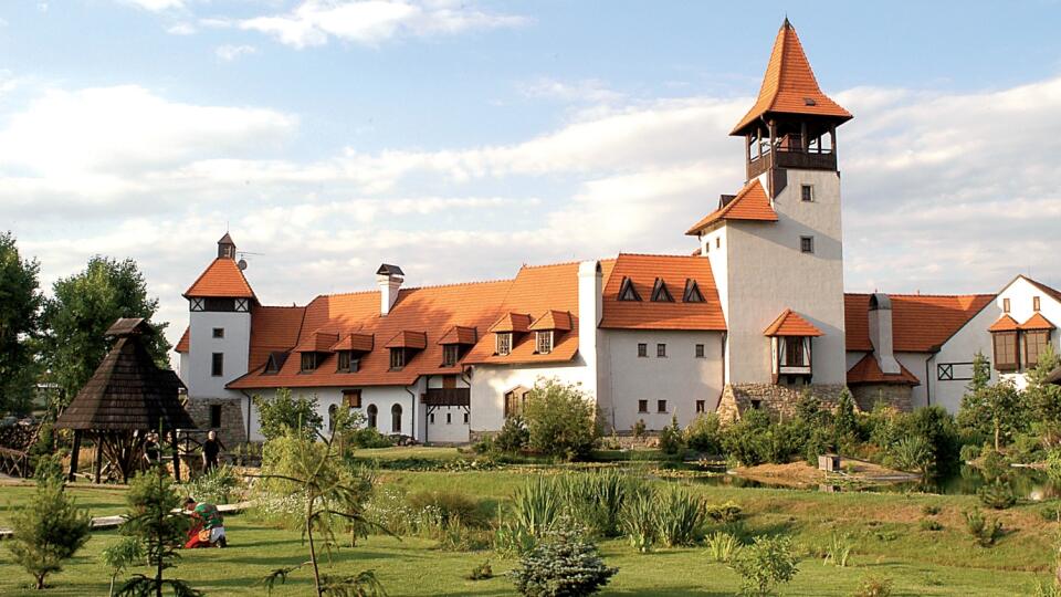 Hrad Červený Újezd, Čechy
