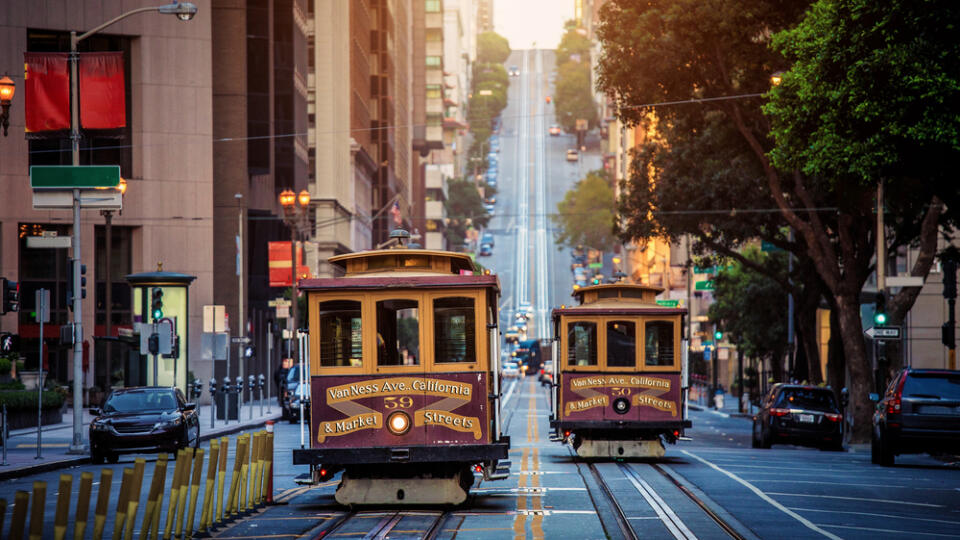 Classic,View,Of,Historic,Traditional,Cable,Cars,Riding,On,Famous