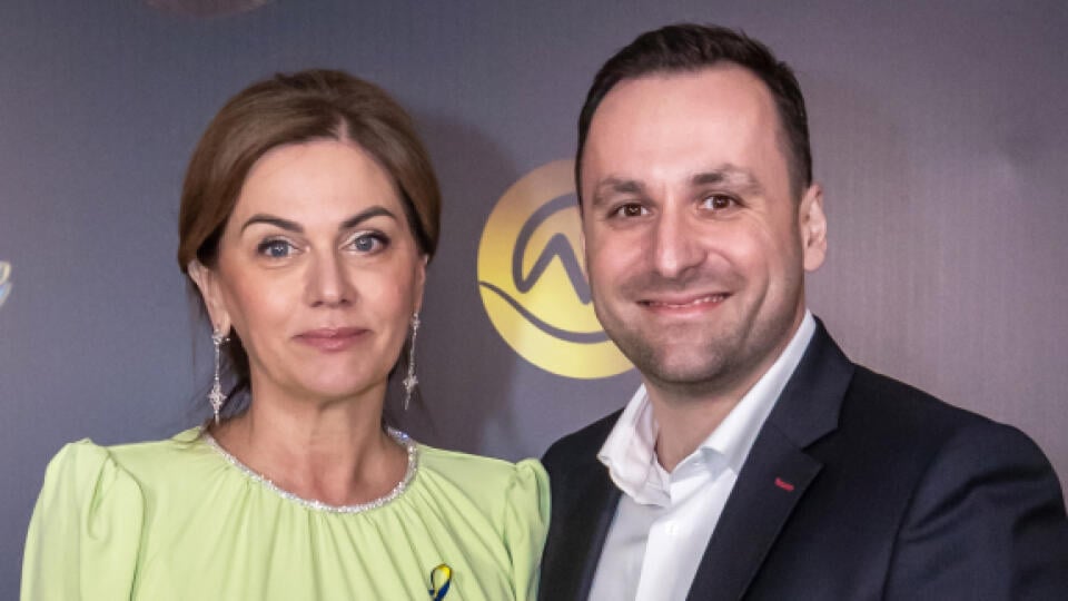 Príchody celebrít na prvé kolo Lets Dance. Na snímke je Monika Beňová a Ľubomír Klčo.