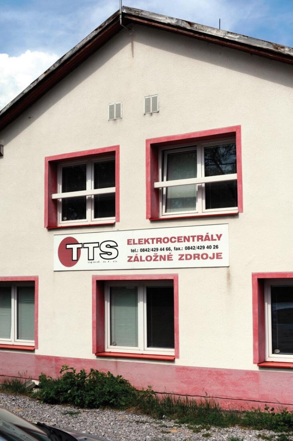 Rumunský parlament i ropné plošiny zálohujú elektrinou Slováci