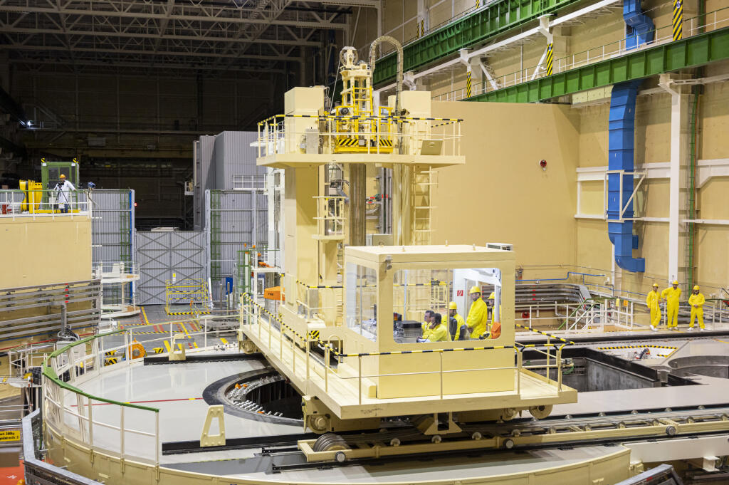 Zavážanie jadrového paliva do 3. bloku Atómových elektrární Mochovce. FOTO TASR - Slovenské elektrárne