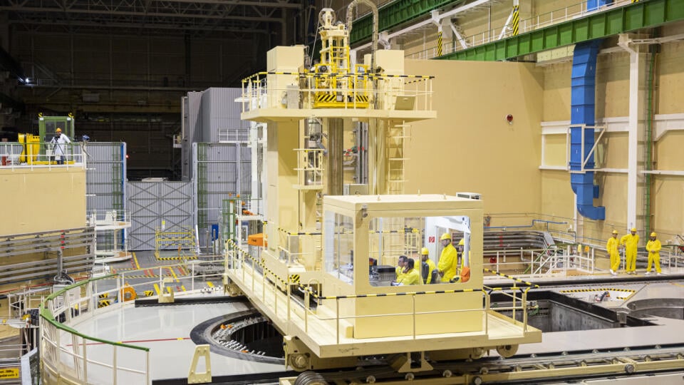 Zavážanie jadrového paliva do 3. bloku Atómových elektrární Mochovce. FOTO TASR - Slovenské elektrárne