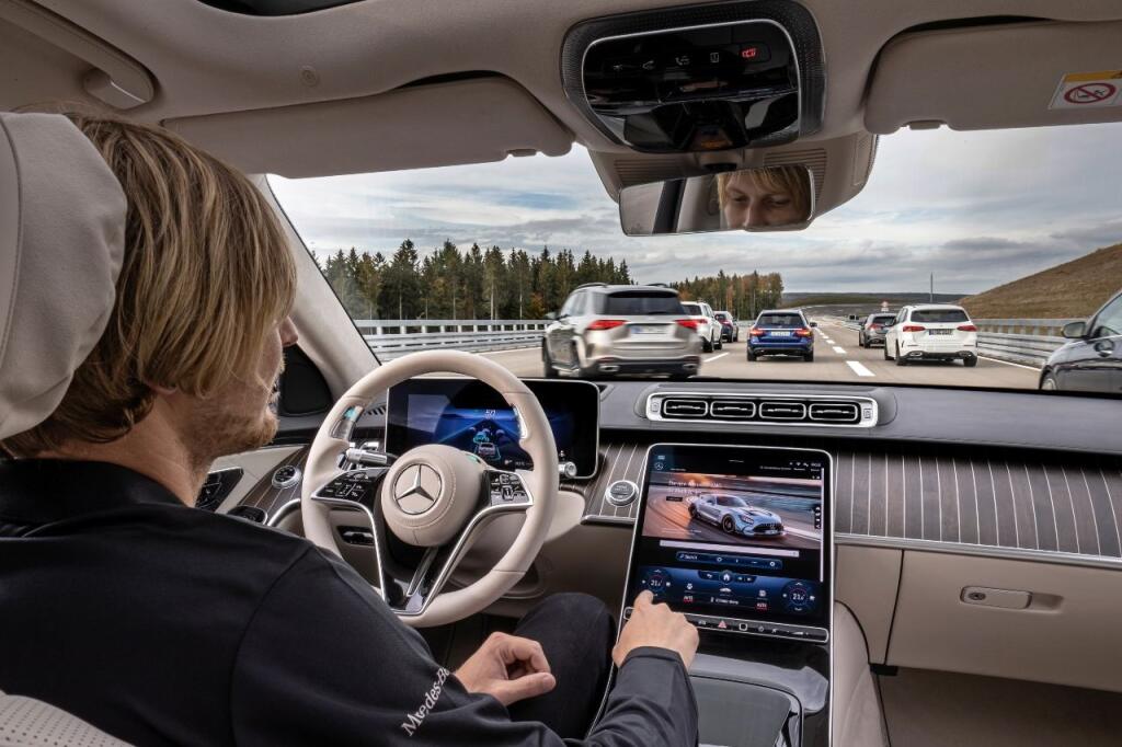 Mercedes sa ujal vedenia v autonómnej jazde.