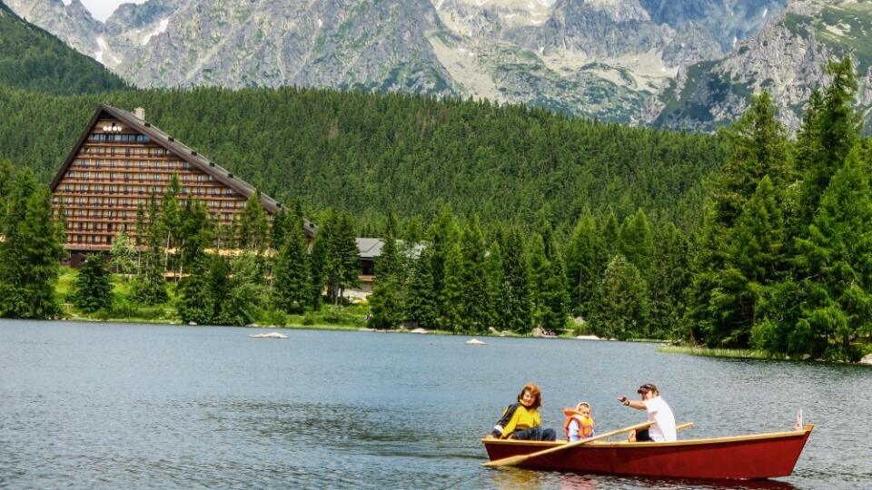 Štrbské pleso: Kedysi ho chceli vypustiť, potom do neho vpustili ryby.