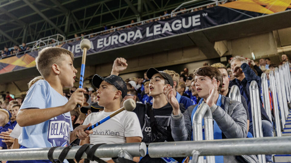 Futbalový klub ŠK Slovan Bratislava bude aj v jarnej časti sezóny pokračovať v projekte Mladý slovanista.