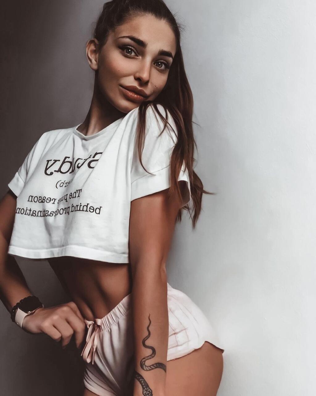 Sexi Sophia Kořinková sa nebojí ani odvážnejších záberov.