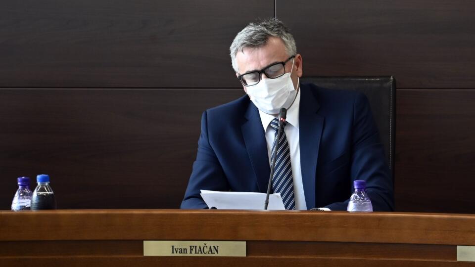 Na snímke predseda Ústavného súdu Slovenskej republiky Ivan Fiačan na tlačovom brífingu o zákonnosti referenda o predčasných voľbách v Košiciach 7. júla 2021. FOTO TASR - Roman Hanc