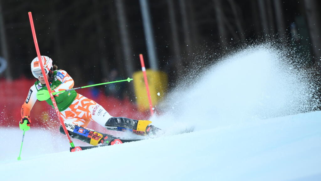 Vlhová v 1. kole nočného slalomu zaostala za najlepšími: Shiffrinová nemá konkurenciu.