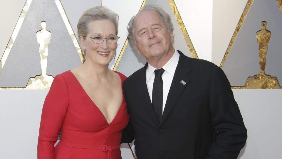 Meryl Streep s manželom na červenom koberci Oscarov v roku 2018