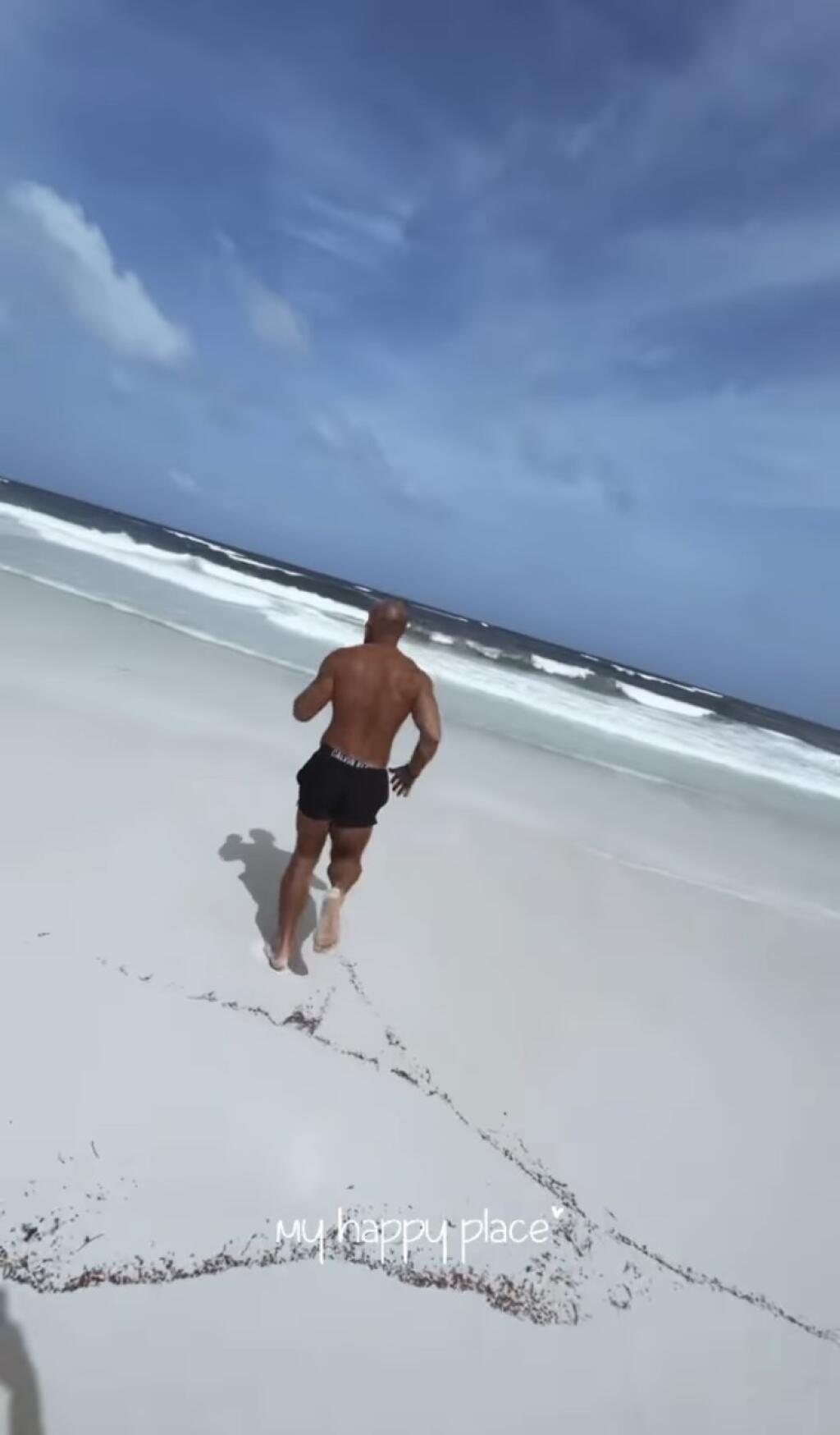 Javorčekovej partner Kristián si už užíva dokonale krásne pláže v Tulume.