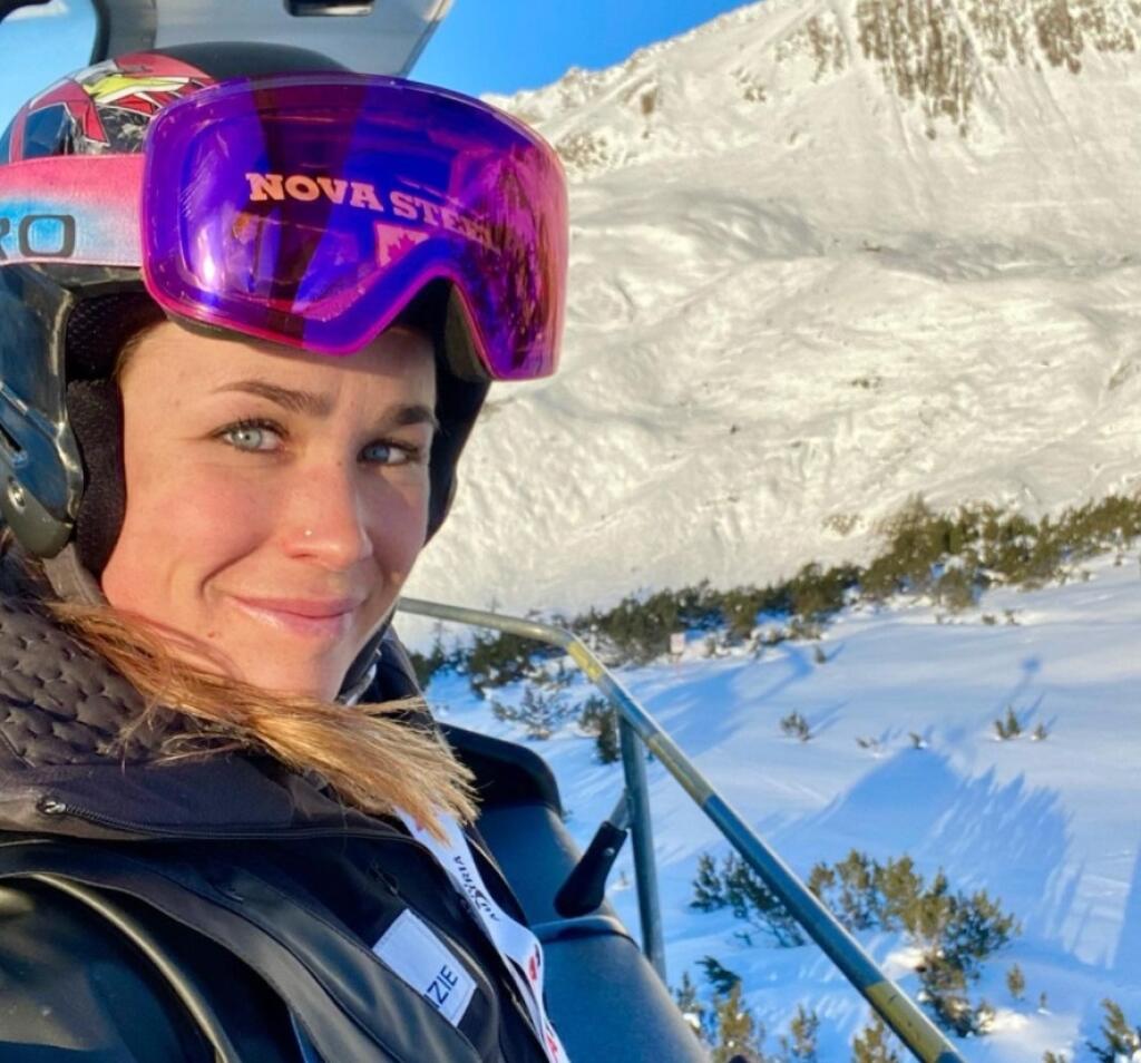 Travis Ganong pokľakol pred Marie-Michelle Gagnonovou. Kanadská lyžiarka povedala áno.