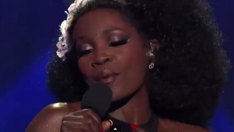 Skvelá Lillie McCloud, ktorá dlhé roky pôsobila na Slovensku, vypadla z americkej speváckej súťaže X Factor.