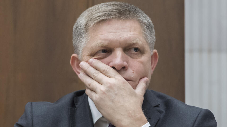Na snímke poslanec NR SR Robert Fico (SMER-SD) počas 52. mimoriadnej schôdze NR SR, na ktorej nebol schválený program v Bratislave 29. októbra 2019. FOTO TASR - Martin Baumann