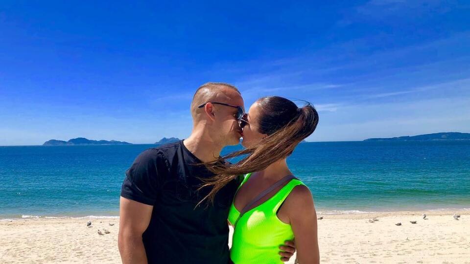 Tak kto je tu tehotný? Slovenský futbalista Stanislav Lobotka sa vyjadril ku špekuláciám ohľadom toho, že so speváčkou Danielou Nízlovou čaká dieťa.