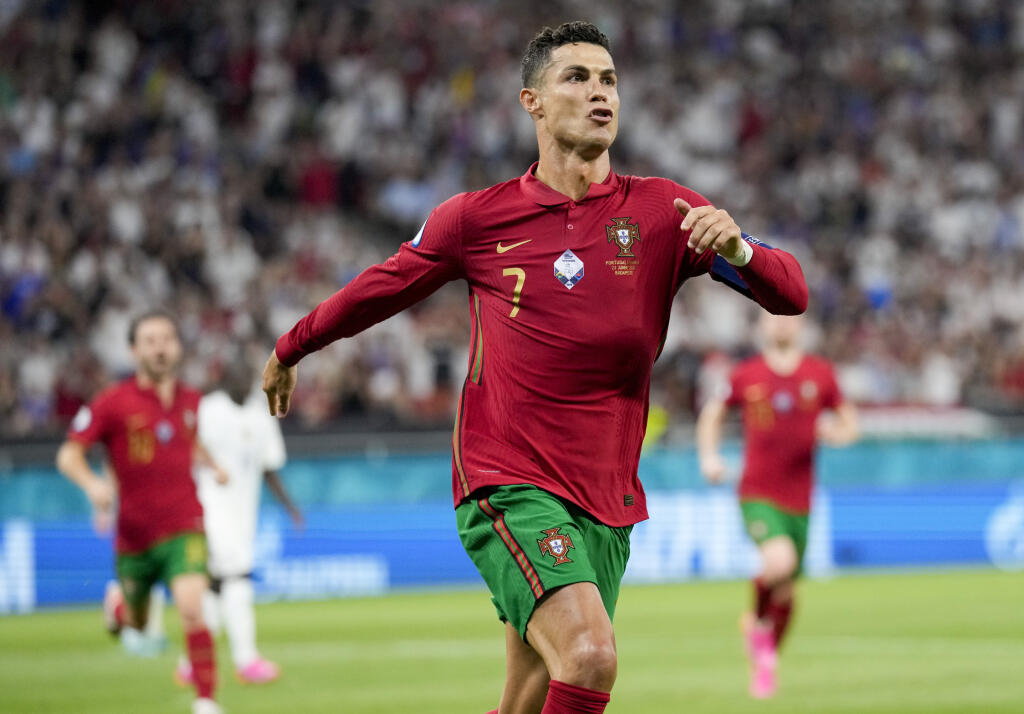 Ronaldo bol opäť najväčšou hviezdou Portugalska, no jeho krajina vypadla už v osemfinále.