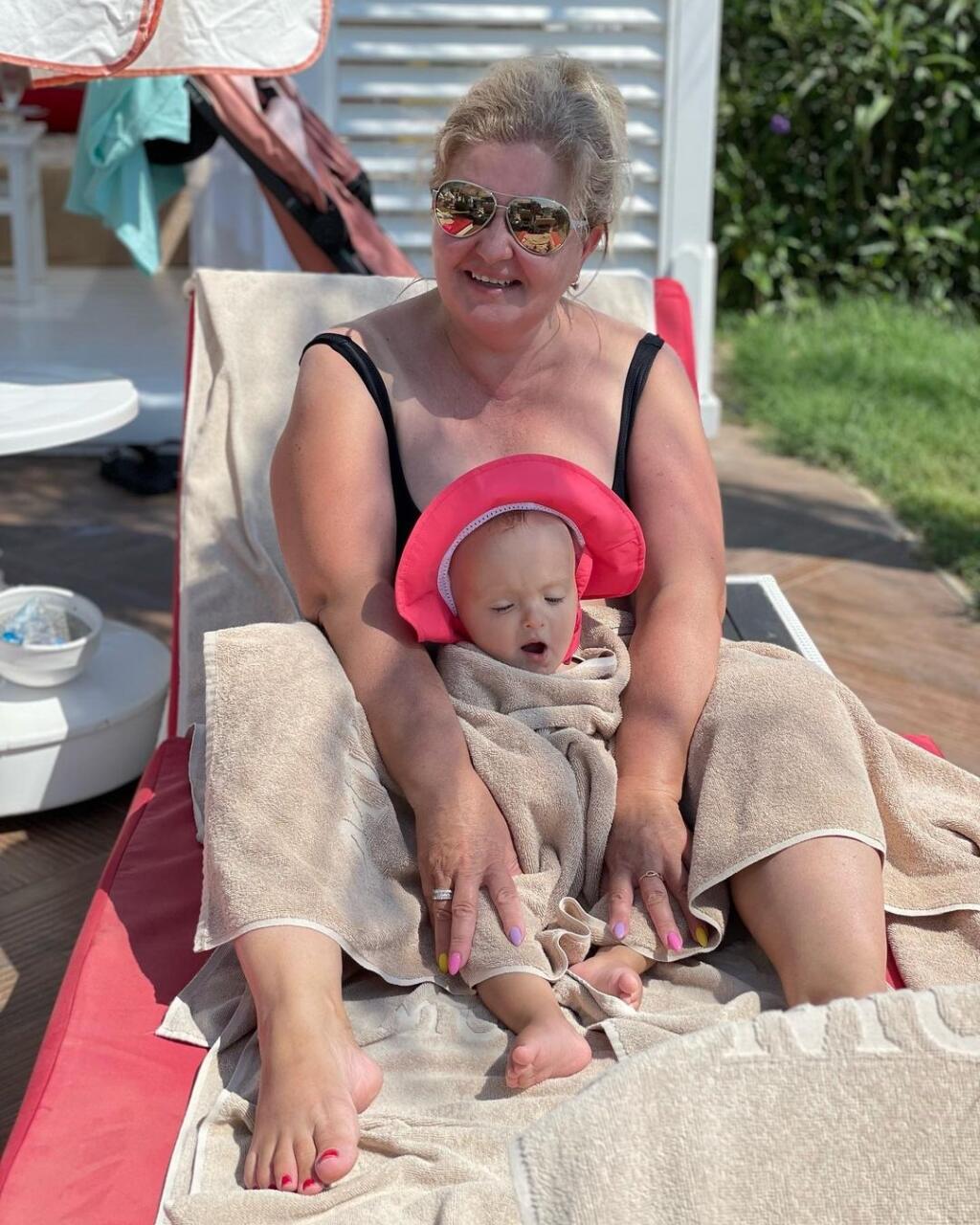 Babka Veronika ma najväčšiu radosť na dovolenke z vnučky Lindy.