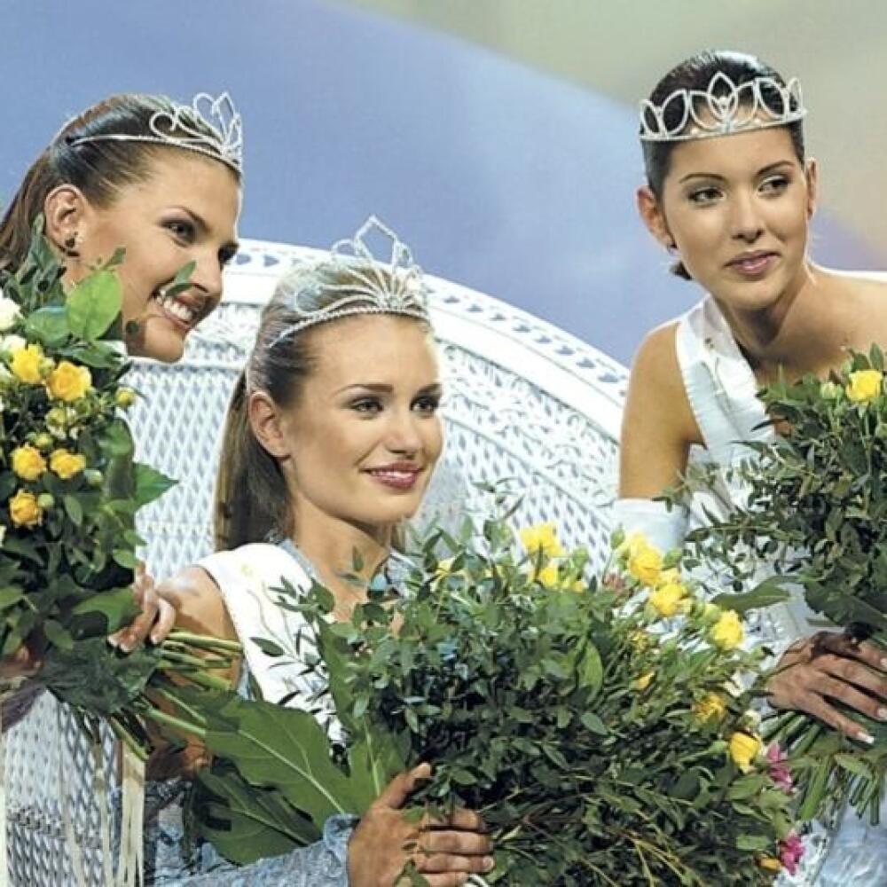 Vicemiss Slovensko 2003 Mirka Luberdová (vľavo)