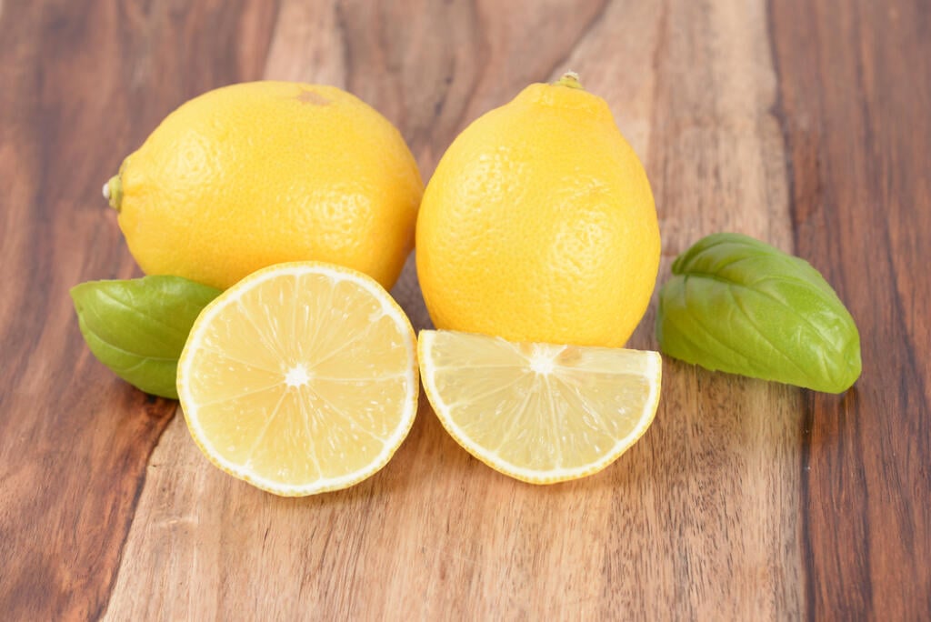 Девять лимонов. Лимонный аромат. Запах лимона. Лимонные ароматы на лето. Ароматы пахнут лимоном.