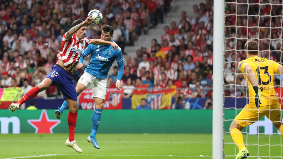 Hostia neudržali dvojgólový náskok, deľbu bodov zariadil v 90. minúte Hector Herrera.