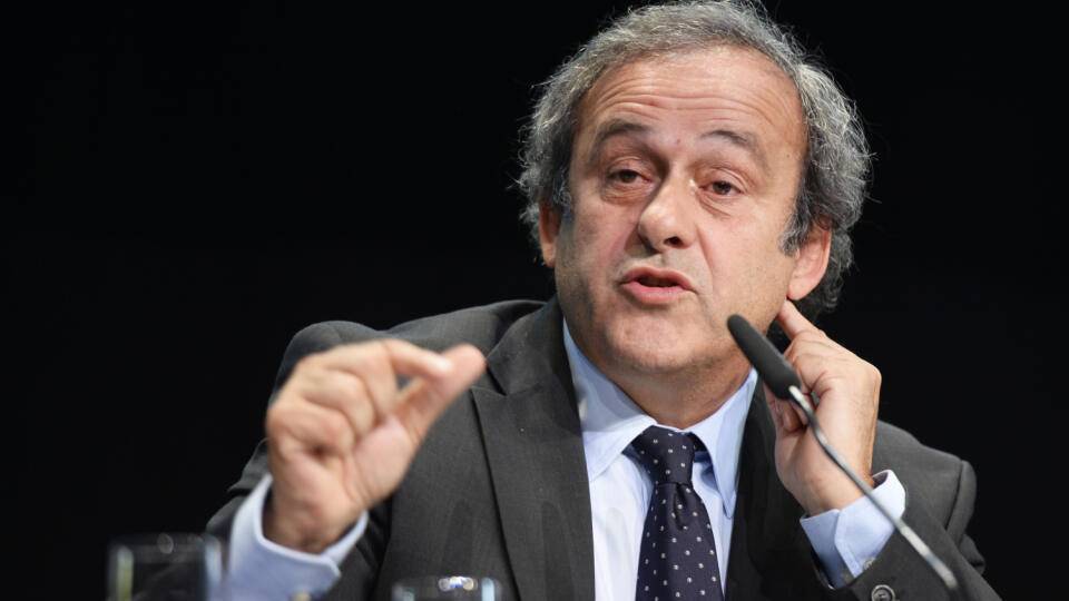 Bývalý prezident Európskej futbalovej únie (UEFA) Michel Platini by sa rád vrátil do štruktúr globálnych futbalových organizácií.