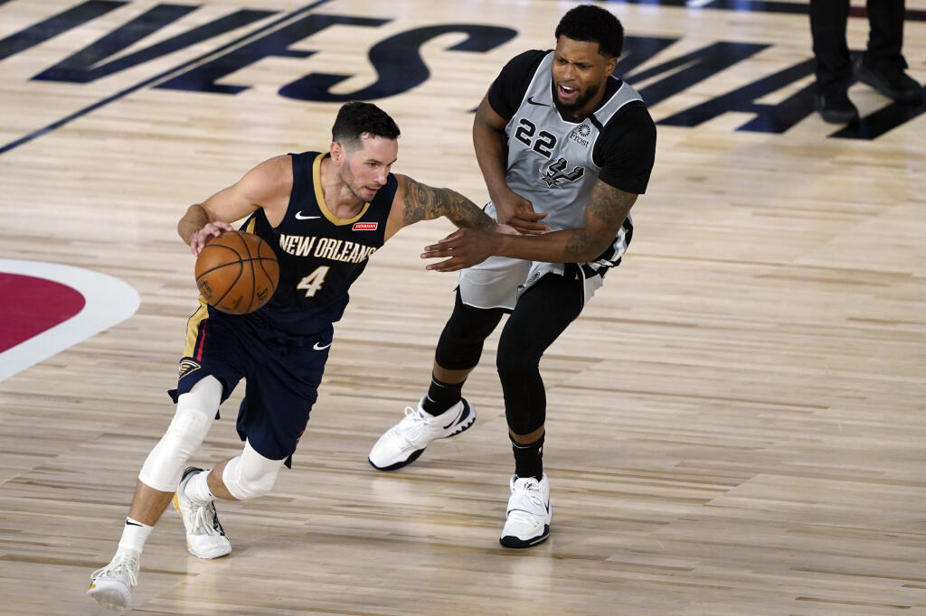 Americký basketbalista JJ Redick oznámil v utorok po pätnástich sezónach v zámorskej NBA koniec kariéry.