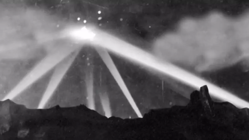 Los Angeles, California; Február, 1942