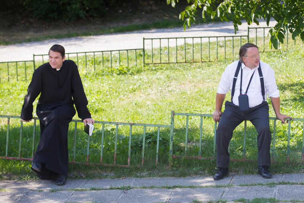 Natáčanie komediálneho seriálu Horná Dolná. Na snímke Marek Majeský a Branislav Bystriansky.