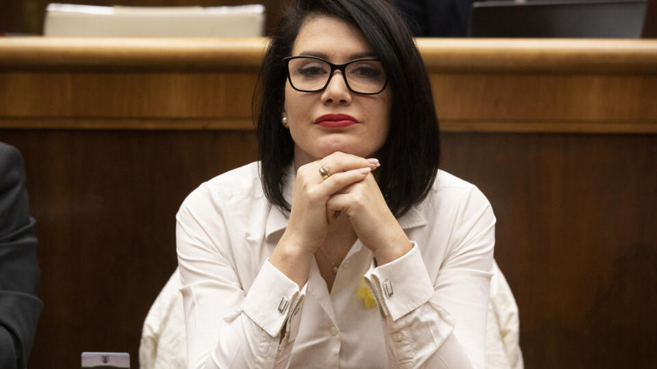 Jana Bittó Cigániková v parlamente.