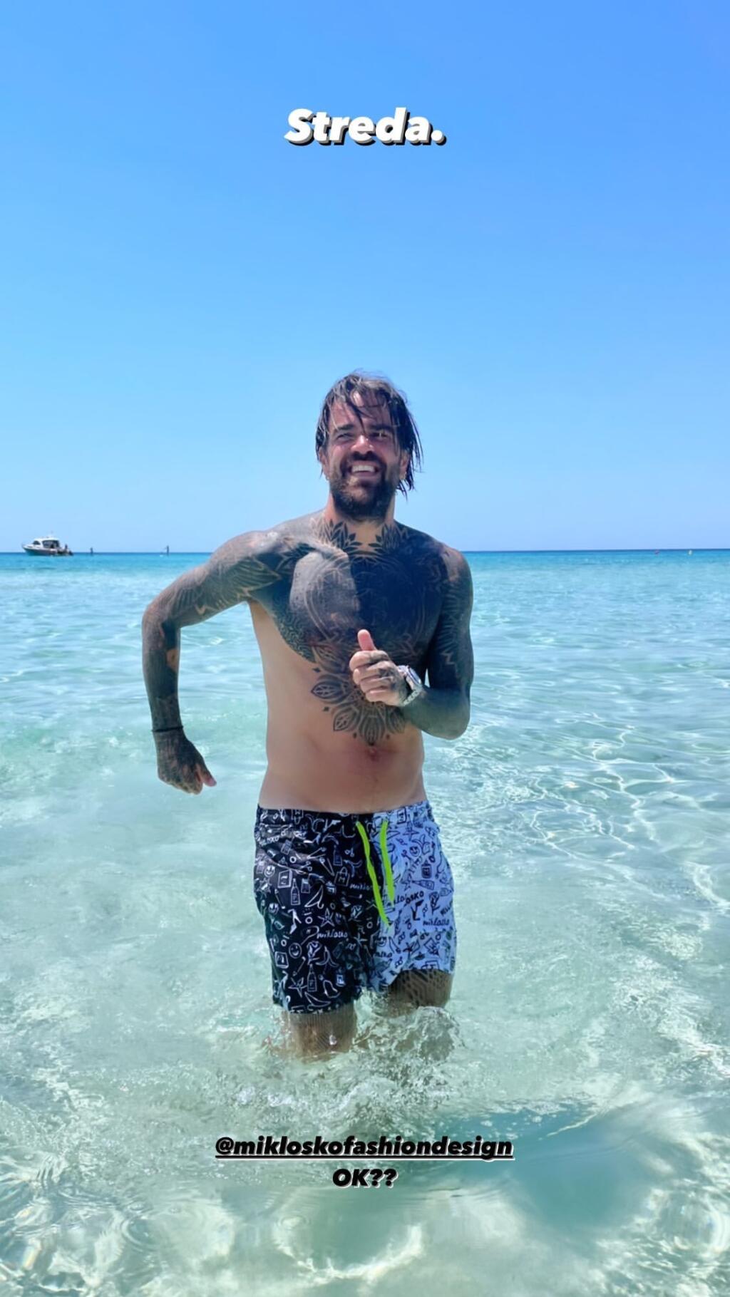 Dovolenkovou destináciou Šeba a Drobnej je už tradične Ibiza. Párik sa pochválil zábermi z opaľovania sa na pláži, z plavby loďou, ale aj zo spoločného kúpania v mori.