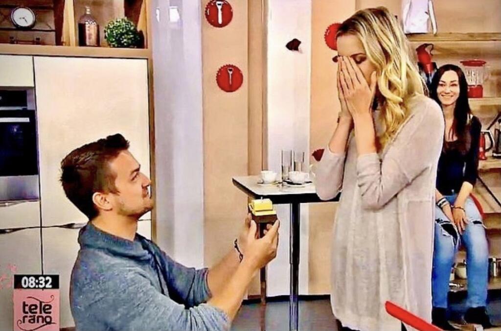 K sviatku zamilovaných majú špeciálny vzťah – Viktor v tento deň požiadal Adelu v rannom televíznom vysielaní o ruku.