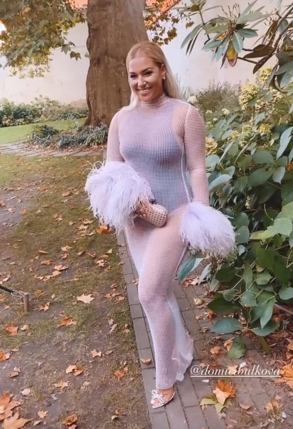 Dominika Cibulková je známa svojou extravagantnosťou, no v pondelok v Prahe posunula svoj štýl ešte o level vyššie.