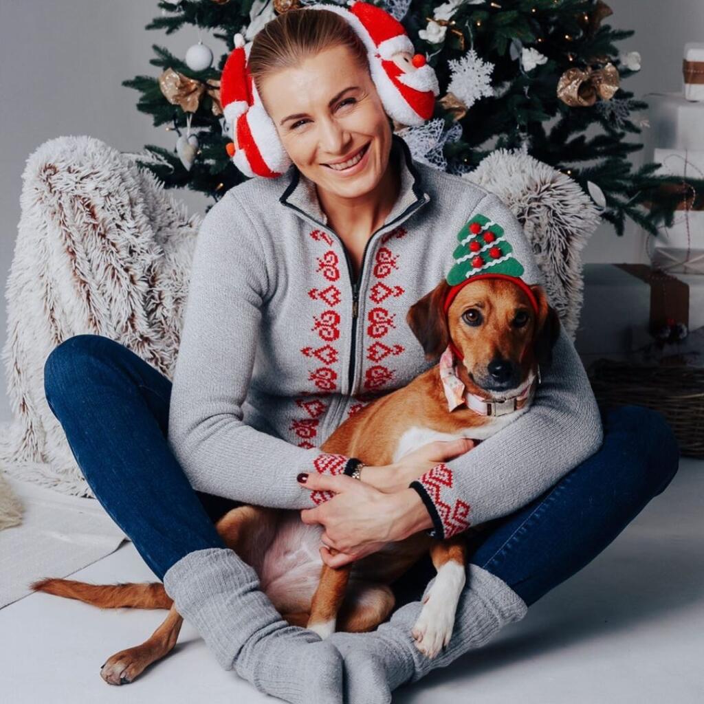 Nasťa Kuzminová má útulkáča.