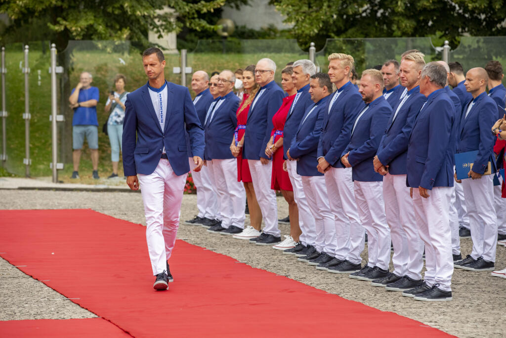 Slovenskí oympionici skladajú prisahu do rúk prezidentky Zuzany Čaputovej pred odletom do Tokia.
