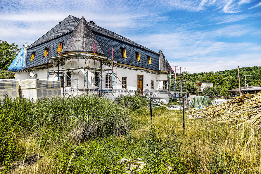 Hamšík rekonštruuje kaštieľ vo Vlkanovej, budú sa v ňom konať svadby.