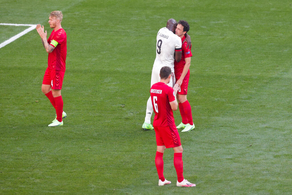 Romelu Lukaku počas prestávky objímal hráčov súpera.