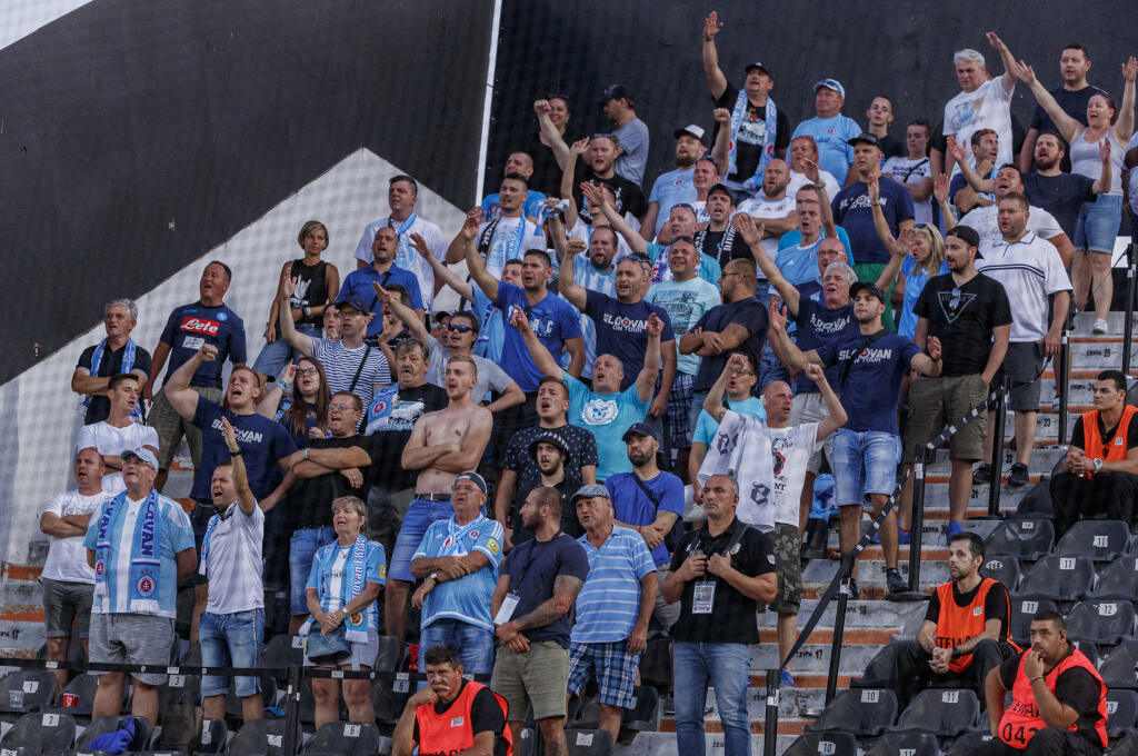 Na snímke fanúšikovia ŠK Slovan počas odvetného zápasu playoff Európskej ligy medzi ŠK Slovan Bratislava a Paok FC.
